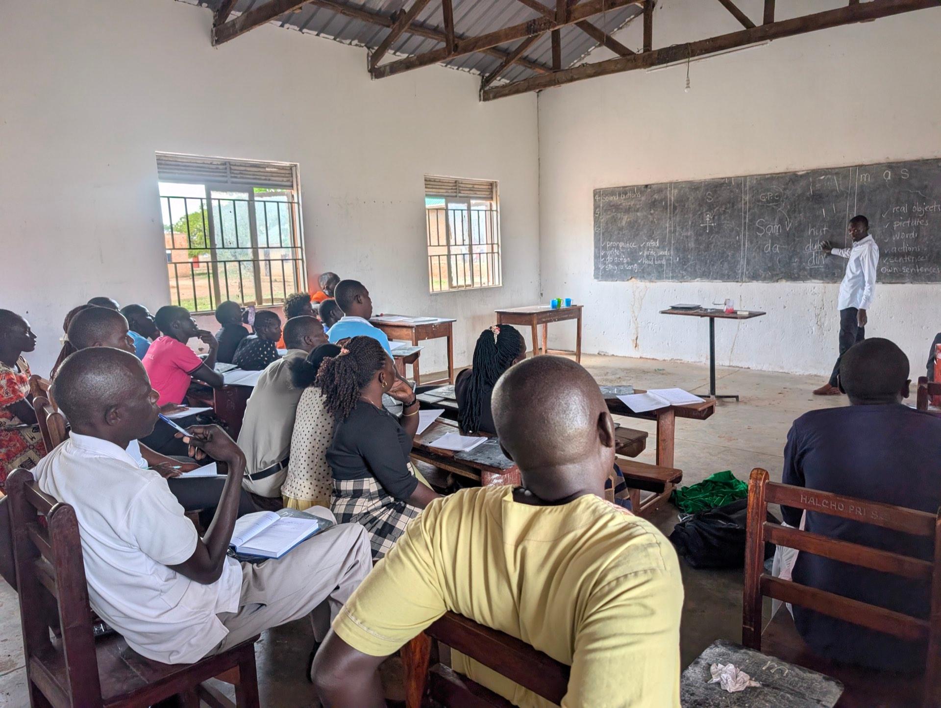 Teachers participating in structured phonics training